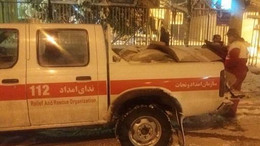اسکان اضطراری ١٠٥ مسافر گرفتار در برف و کولاک آذربایجان غربی
